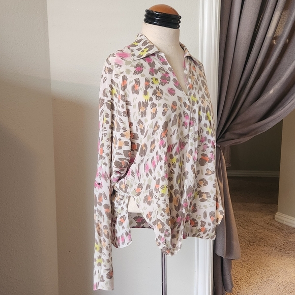 Charlie Jade Silk Blouse ๐ - Picture 2 of 12